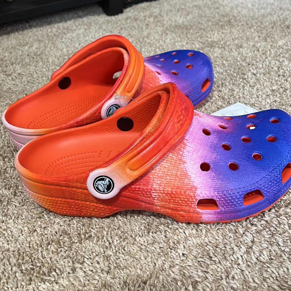 Vacay Vibes Clog Crocs - Picture 3 of 4